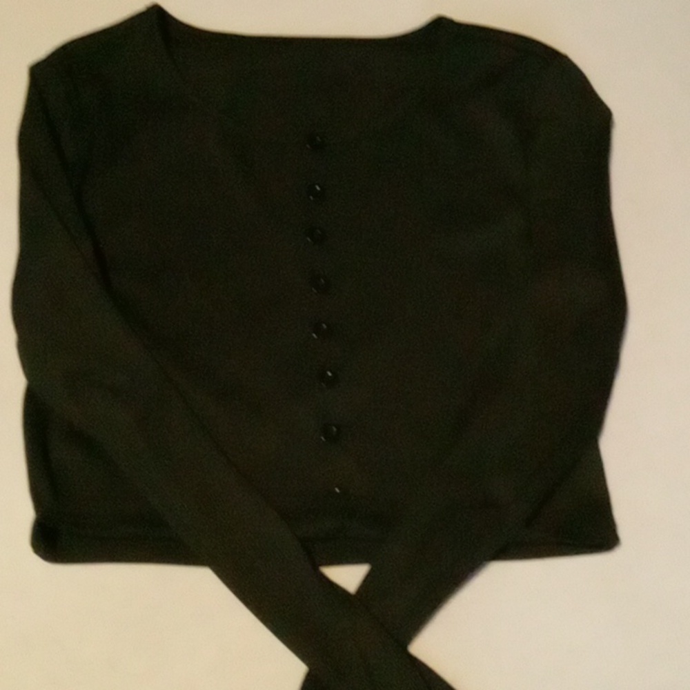 Black long sleeve crop shirt